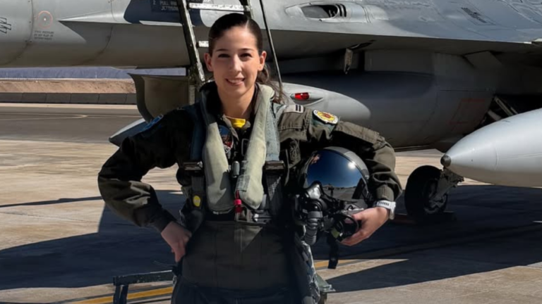 “El cielo nunca fue el límite”: Fuerza Aérea de Chile marca un hito al graduar a la primera mujer piloto de F-16