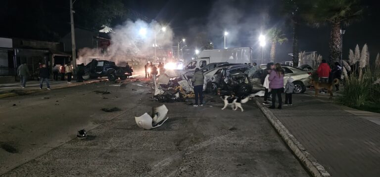 Impactante choque múltiple genera emergencia en Constitución
