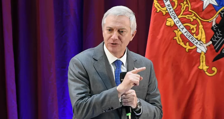 Kast rechaza subir impuestos a altos ingresos y apuesta por la inversión
