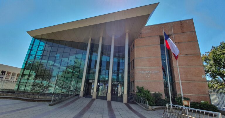 Condenan a hombre a más de 16 años de cárcel por femicidio frustrado en Constitución