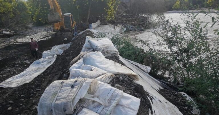 Realizan obras de refuerzo en el río Lontué para prevenir inundaciones en Sagrada Familia