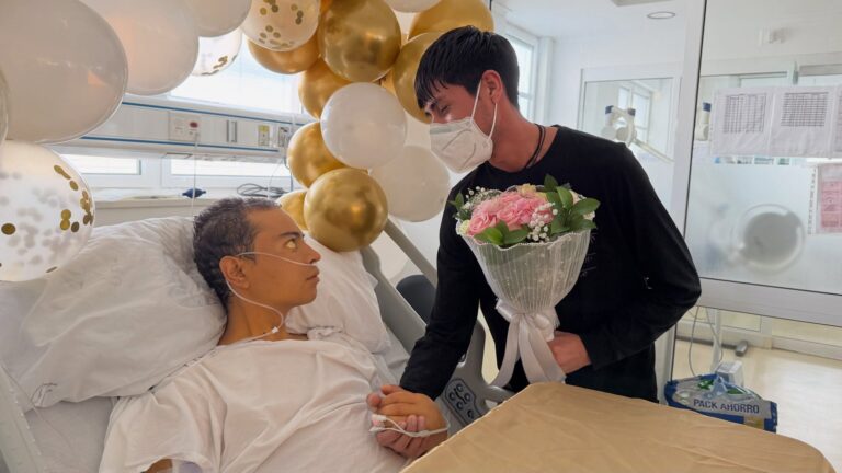 Una historia de amor que emociona a Chile: pareja cumple su sueño y se casa en un hospital en medio de un delicado estado de salud