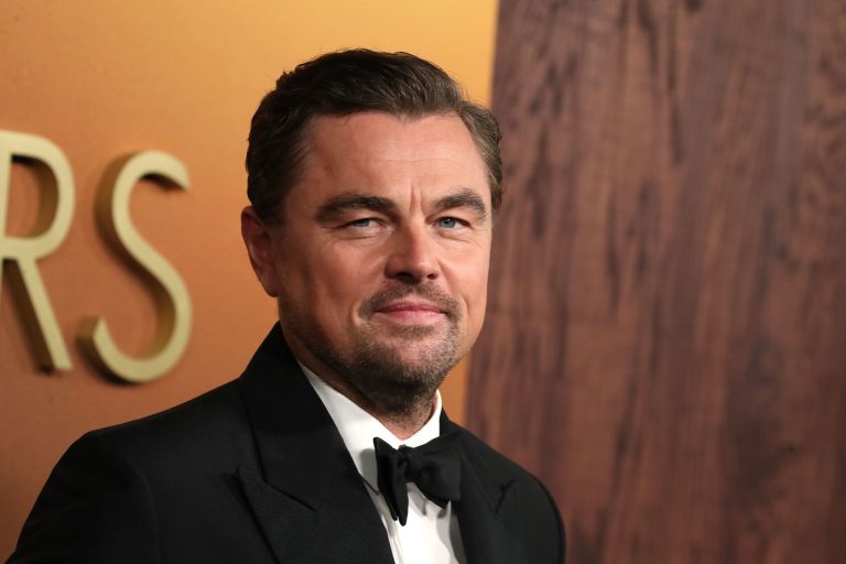 Leonardo DiCaprio advierte peligro en proyecto eléctrico Alto Maule: pide salvar a las ranas pehuenches